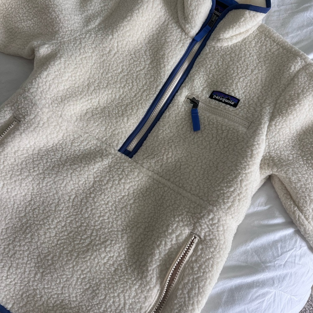 Patagonia Cream and Blue Fleece Jacket